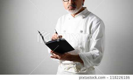 穿廚師外套的男人 118226186