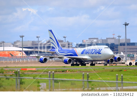 Takeoff and landing of an airliner Takeoff and landing of an airliner 118226412
