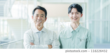 穿著工作服的工程師肖像 穿著工作服的工程師肖像 118226432