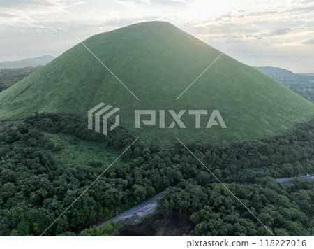 [Izu Peninsula seen from the sky] Mount Omuro 118227016