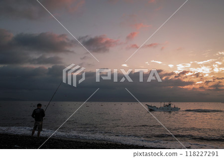 在海上日落 118227291