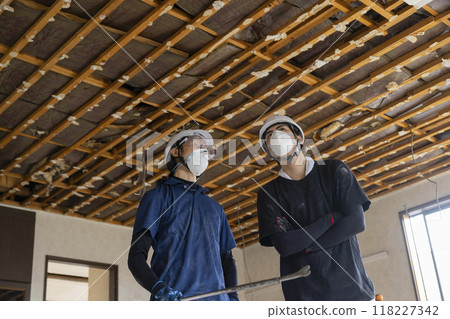 Interior demolition site, renovation, remodeling 118227342