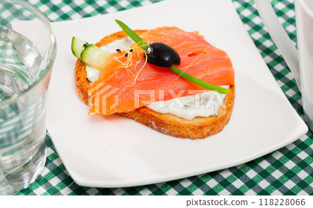 Sandwich with salmon, cucumber, sauce 118228066