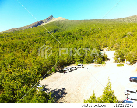 初秋的北海道森町駒岳登山道五合目停車場鳥瞰圖 118228273