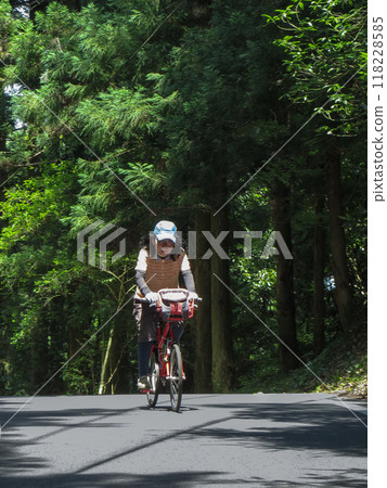 騎自行車的人攀登山口 118228585