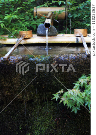 Water basin at the entrance of the temple 118228637