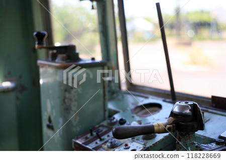 Tramway cab 118228669