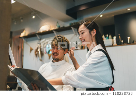 men, beauty, hairdresser 118228723