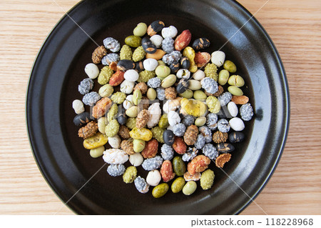 Bean snacks in a black dish Bean snacks in a black dish 118228968