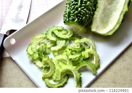 夏菜苦瓜，苦瓜切片，去籽 118229981