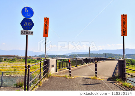 Tonoshima Bridge / Looking towards Higashiharuchika from the Tenryu River (Ina City, Nagano Prefecture) [September 2024] 118230154