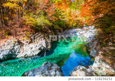 The Agana valley in autumn 118230252