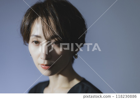 一個酷女人的肖像 118230886