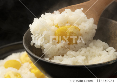 Chestnut rice: Put chestnut rice in a bowl. 118230923