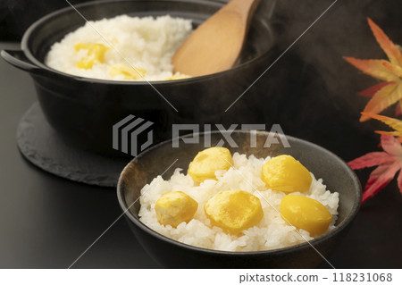 栗飯 栗飯盛在碗裡 118231068