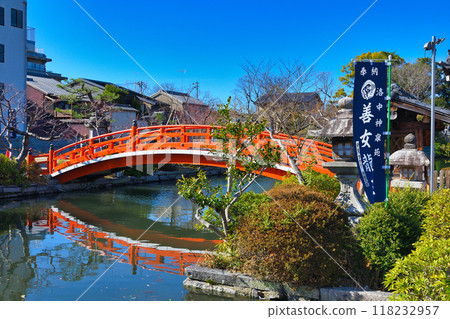 Shinsenen Garden: Hojoju Pond and Hojo Bridge (Nakagyo Ward, Kyoto City) 118232957