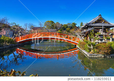 Shinsenen Garden: Hojoju Pond and Hojo Bridge (Nakagyo Ward, Kyoto City) 118233011