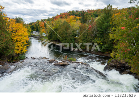 Devil's River Falls (Chutes de la Riviere du Diable) Lookout autumn scenery. Mont-Tremblant National Park, Quebec, Canada. 118233629