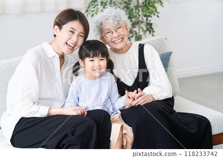 三代三槍家庭形象 三代三槍家庭形象 118233742