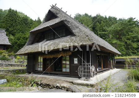 拍攝於山梨縣西湖 Iyashinosato Nemba 的一座古老民宅。 118234509