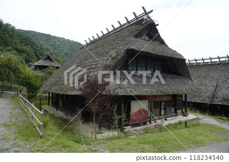 拍攝於山梨縣西湖 Iyashinosato Nemba 的一座古老民宅。 118234540