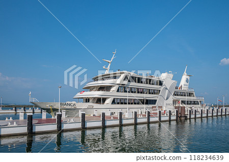 停泊在琵琶湖大津港的觀光船比安卡 118234639