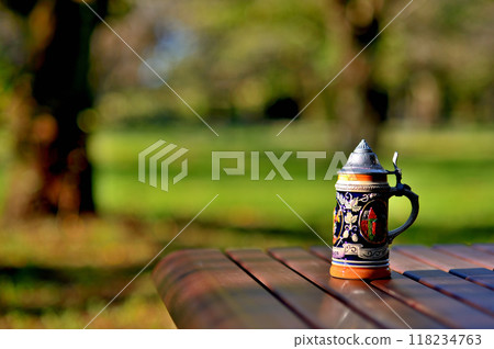 German beer mug with lid, park German beer mug with lid, park 118234763