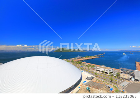 [Kagawa Prefecture] Takamatsu Port, Arena Kagawa, and Megijima Island on a clear day 118235063