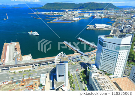 [香川縣] 陽光明媚的高松港和屋島 118235068