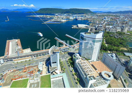 [Kagawa Prefecture] Takamatsu Port and Yashima on a clear day 118235069