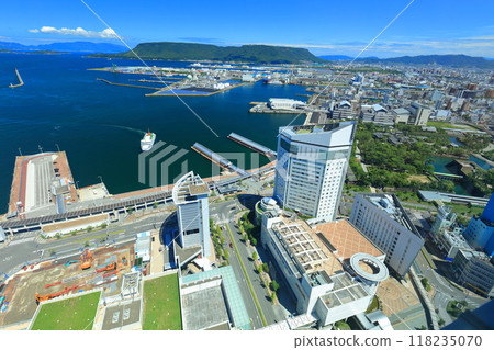 [Kagawa Prefecture] Takamatsu Port and Yashima on a clear day 118235070