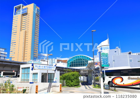 [Kagawa Prefecture] JR Takamatsu Station on a clear day 118235080