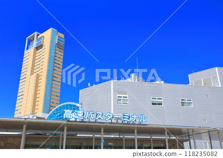 [Kagawa Prefecture] JR Takamatsu Station and Takamatsu Symbol Tower on a clear day 118235082
