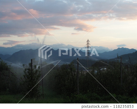 9月4日蘋果園日落及噴水澆水 9月4日蘋果園日落及噴水澆水 118235853