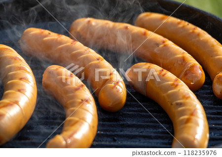 freshly grilled sausages 118235976
