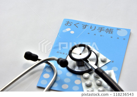 Medicine book, stethoscope, history, tablets 118236543