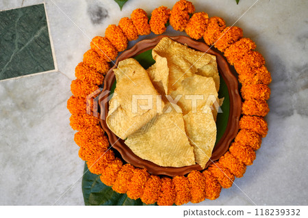 Fried Papad served in earthenware 118239332