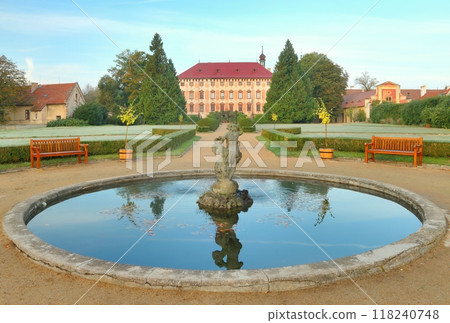 Beautiful Libochovice castle in Czech republic 118240748