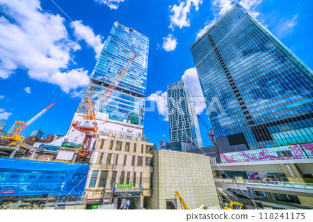 日本東京都會風景山手線...再見，澀谷站西口...在澀谷站西口上方建設新設施的項目已經開始！ ...=11 天 118241175