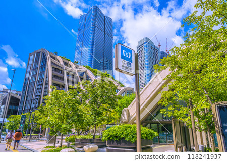 Tokyo cityscape in Japan. The heat continues. A view of Azabudai Hills and other areas = September 11, 2024 Tokyo cityscape in Japan. The heat continues. A view of Azabudai Hills and other areas = September 11, 2024 118241937