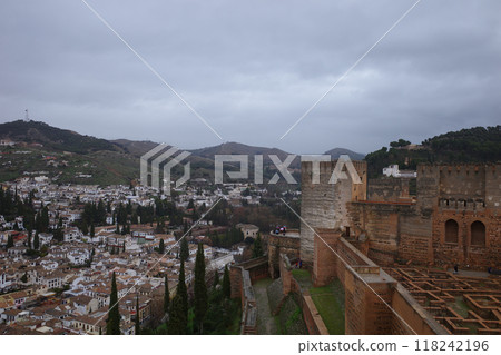 阿罕布拉宮的阿爾卡薩瓦部分及週邊景觀 阿罕布拉宮的阿爾卡薩瓦部分及週邊景觀 118242196