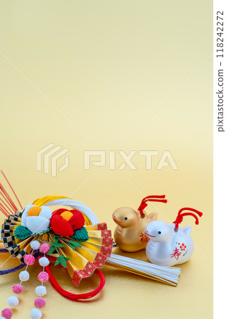 Year of the Snake: New Year's materials, gold and silver lucky snake and New Year's decorations Year of the Snake: New Year's materials, gold and silver lucky snake and New Year's decorations 118242272