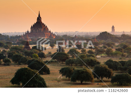 The Temples of bagan at sunrise, Bagan, Myanmar 118242600