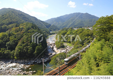 根座的東京線和中央西線 118243888