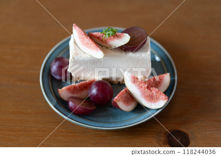 Fig and Grape Rare Cheesecake Fig and Grape Rare Cheesecake 118244036