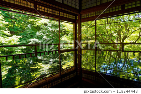 Fresh greenery reflected on the table at Rurikoin Temple 118244448