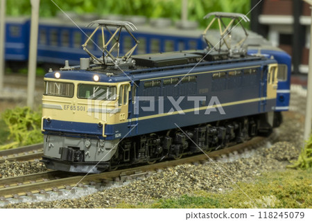 N gauge EF65 501 + 12 series 04 118245079