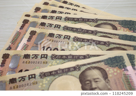 10,000 yen bill Japanese yen 118245209