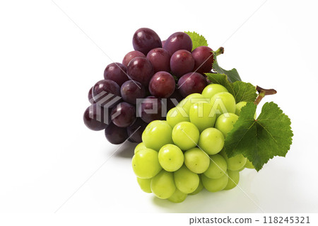 Shine Muscat and Kyoho on a white background 118245321