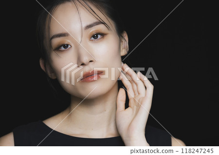 Woman on a black background 118247245